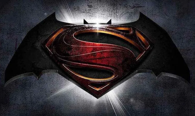 Mehr über den Artikel erfahren Batman v Superman: Das DC-Kinouniversum beginnt